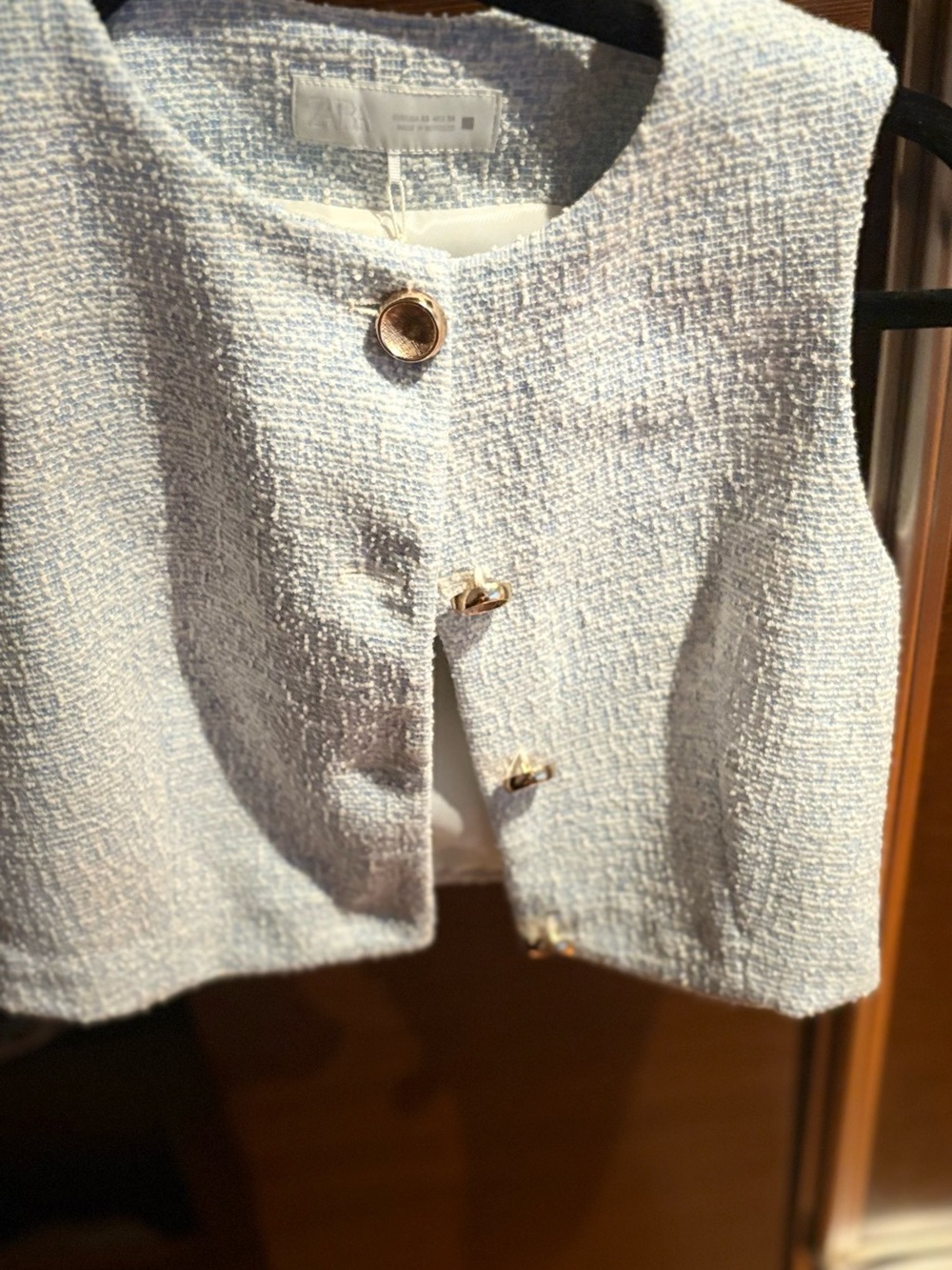 NWT Zara Light Blue Tweed Sleeveless Crop Top with Gold Buttons - Picture 6 of 7